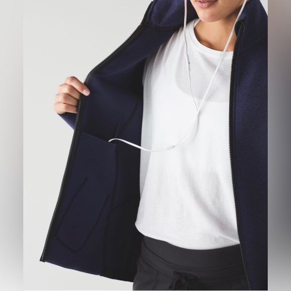 EUC • Lululemon Insculpt Jacket - Picture 4 of 15